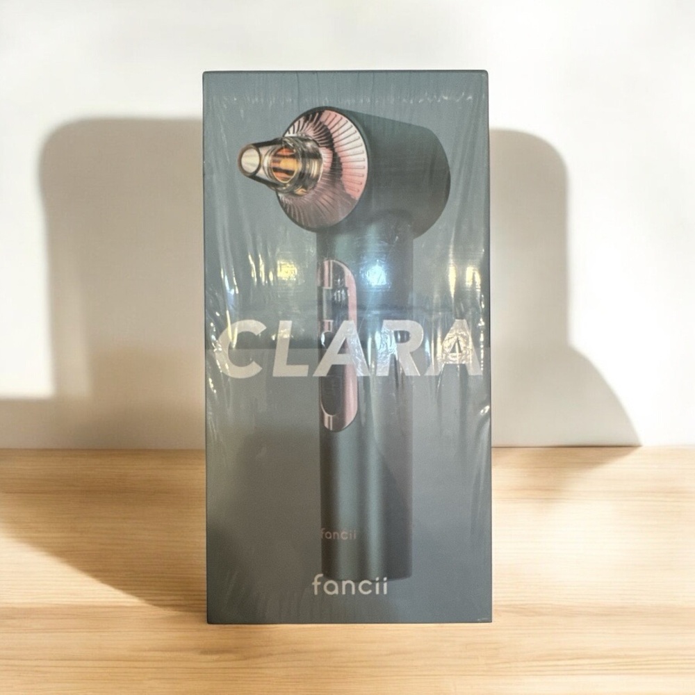 NWT- Fancii Clara 4 in 1 Pore cleaner